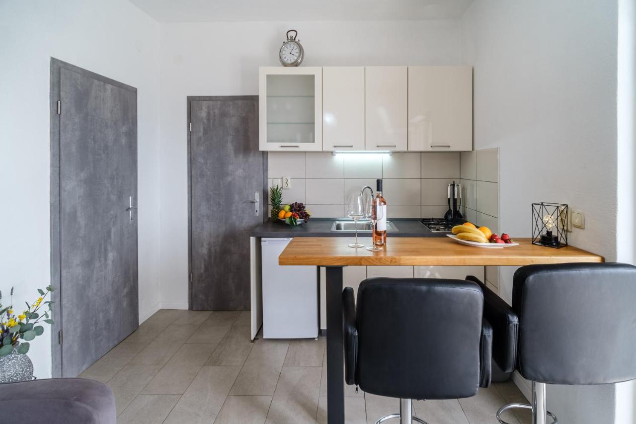 Rooms Plaza Divuje Murvica  Eksteriør bilde